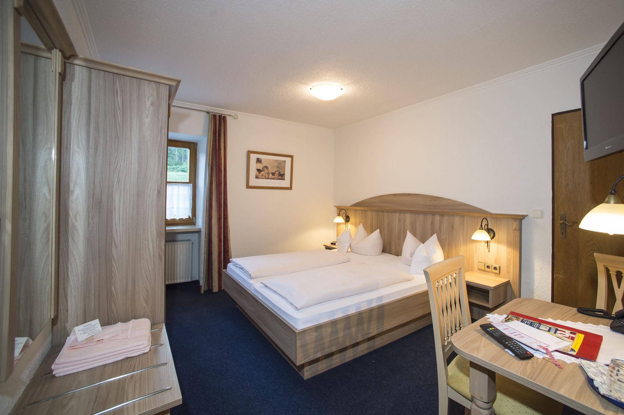 Aktivhotel & Gasthof Schmelz Ihr Urlaubs Hotel In Inzell Mit Wellness Hallenbad, Alpensauna & Dampfbad Luaran gambar